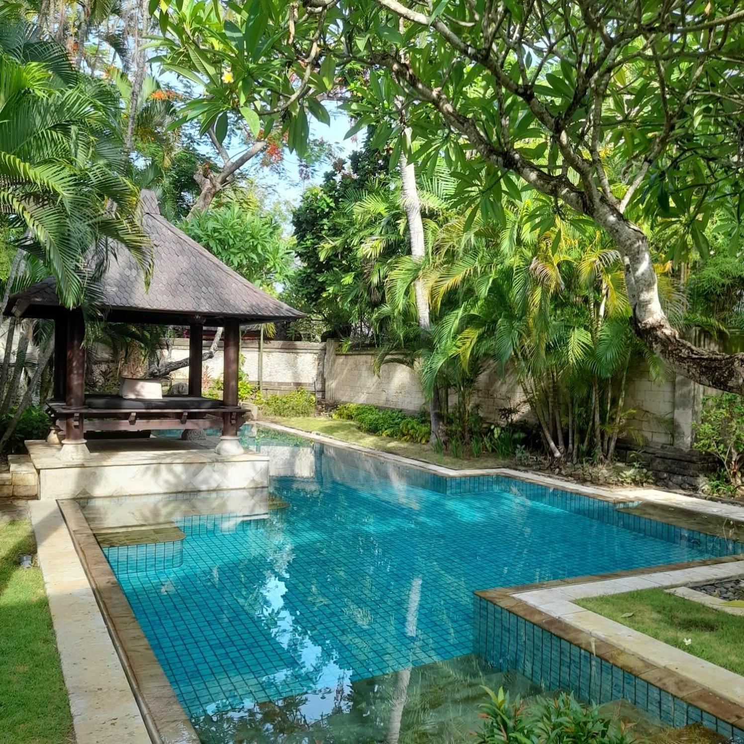 The Royal Beach Seminyak  Exterior photo
