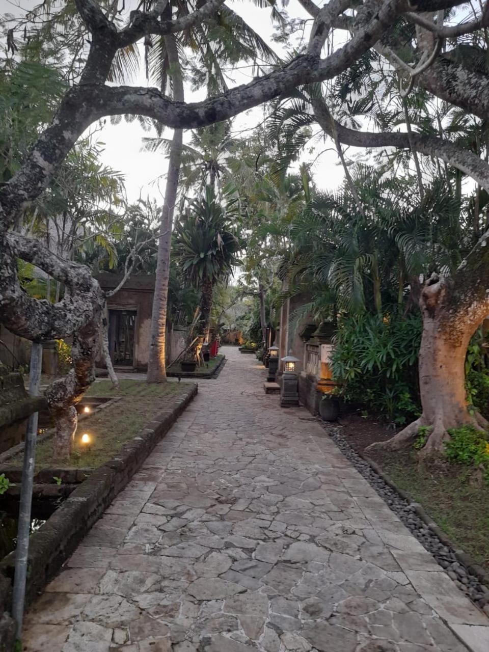 The Royal Beach Seminyak  Exterior photo
