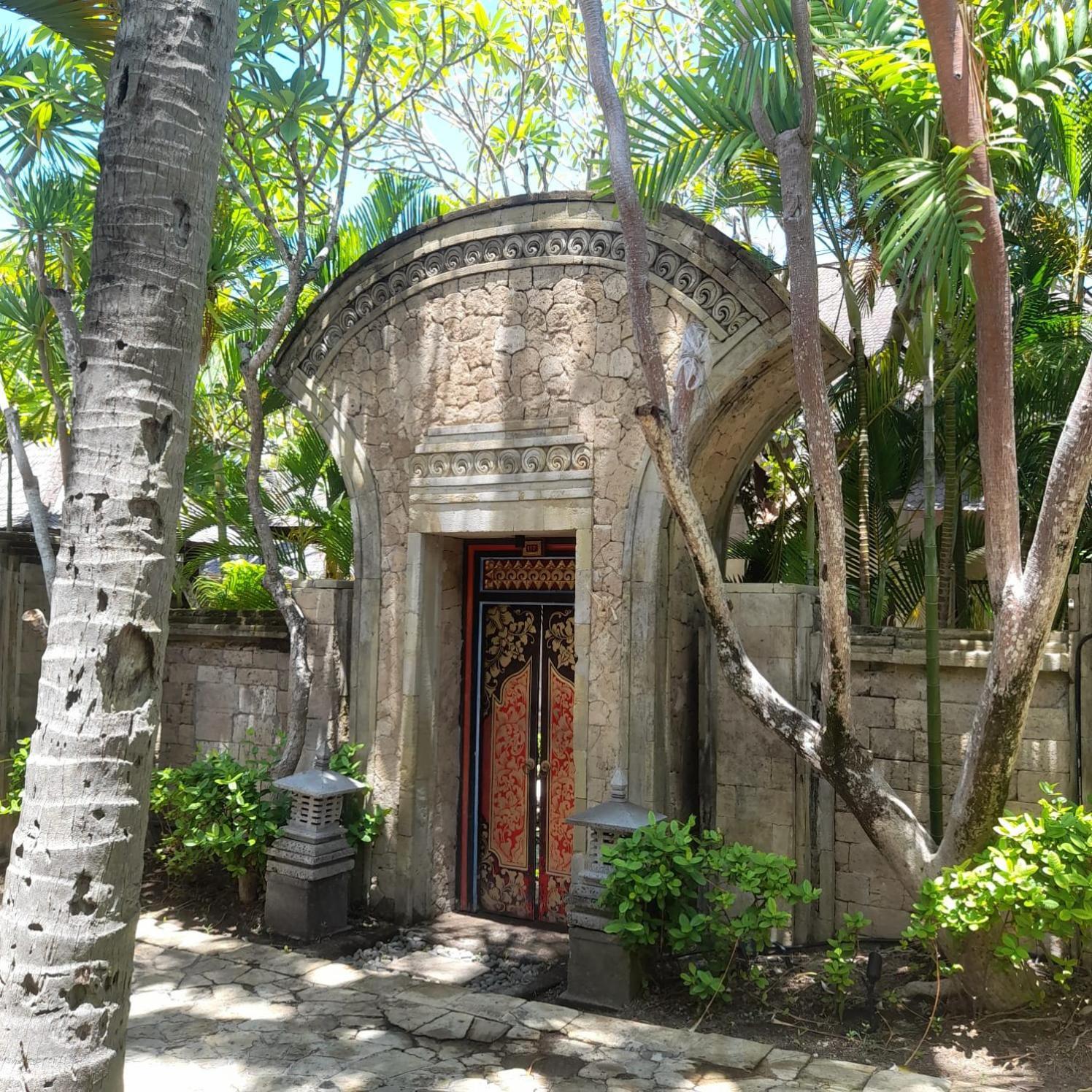 The Royal Beach Seminyak  Exterior photo