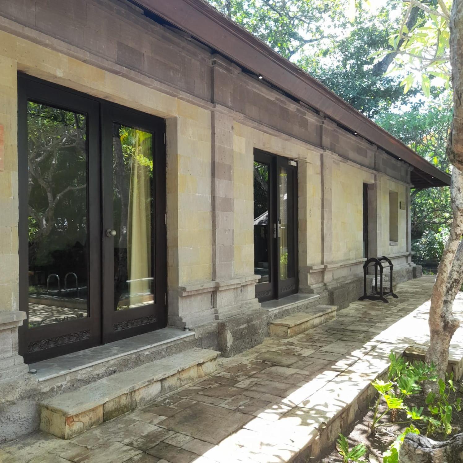 The Royal Beach Seminyak  Exterior photo